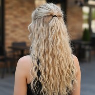 Fiber Sentetik Kabarık Dalgalı Yarım Ay + 2 Yan Çıt Çıt - Balköpüğü Beyaz Platin Röfleli Fiber Sentetik Kabarık Dalgalı Yarım Ay + 2 Yan Çıt Çıt - Balköpüğü Beyaz Platin Röfleli